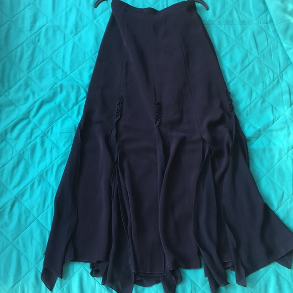 Linis Dresses & Skirts - NWOT flowy ruffled Linis maxi skirt navy blue